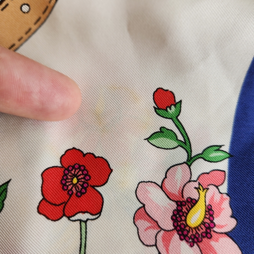 GUCCI Flora Silk Scarf - Picture 5 of 6
